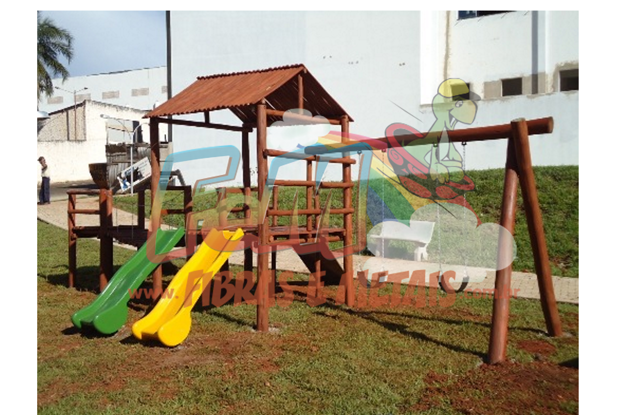 Playground em Eucalipto - Jatai - Fibras e Metais