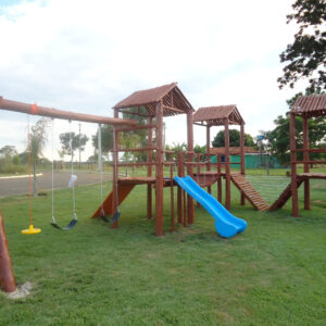 Playground em Eucalipto - Trindade - Fibras e Metais